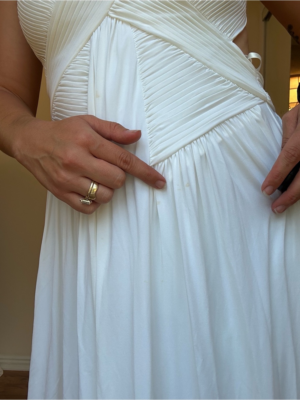 White backless dress - Picture 12 of 12
